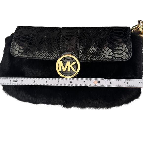 Michael Kors Black Python Embossed Leather &‎ Rabbit Fur Fulton Shoulder Bag - Picture 8 of 10